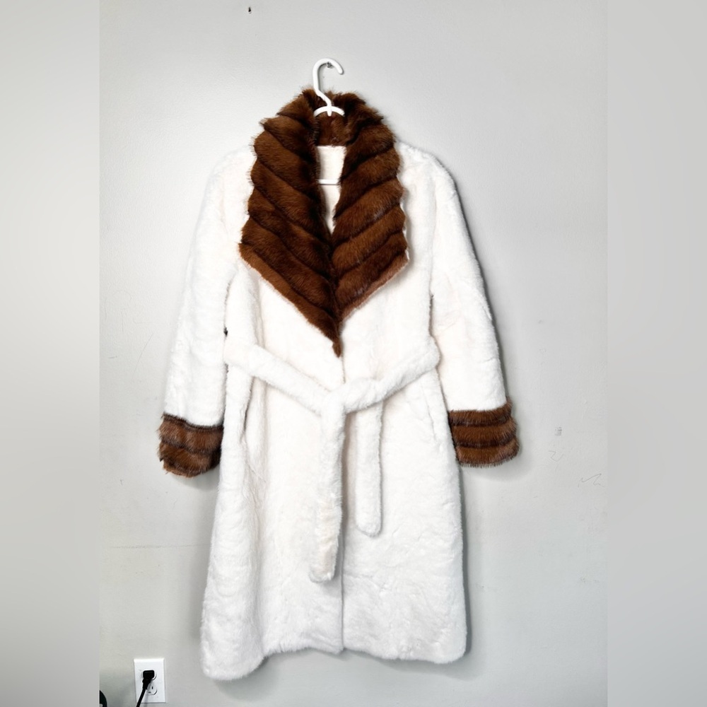 NEW Mink Fur Long Over Coat Warm Super Soft Women’s Coat Size Medium - Picture 4 of 8